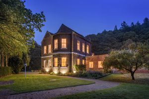 Photo 32- click for photo gallery